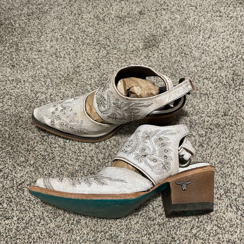Lane Robin Mule